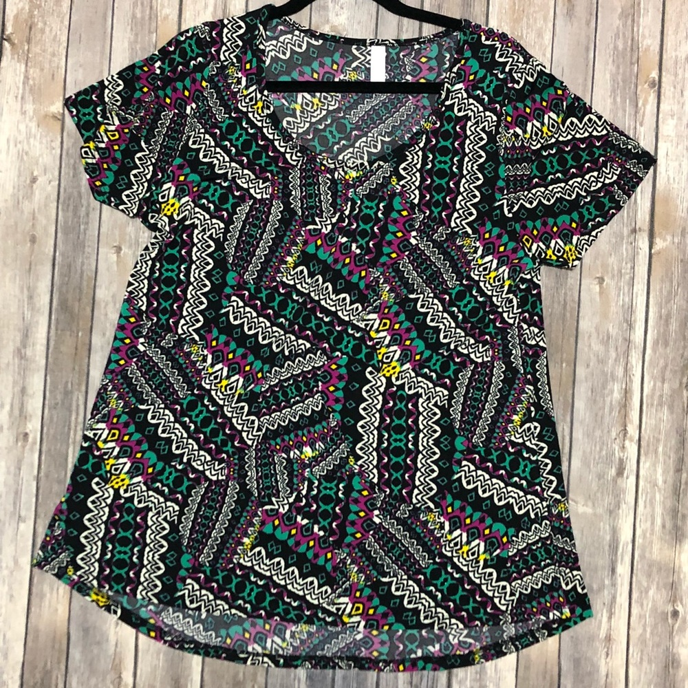 ♦️2/$30 LuLaRoe Classic T Patchwork Print